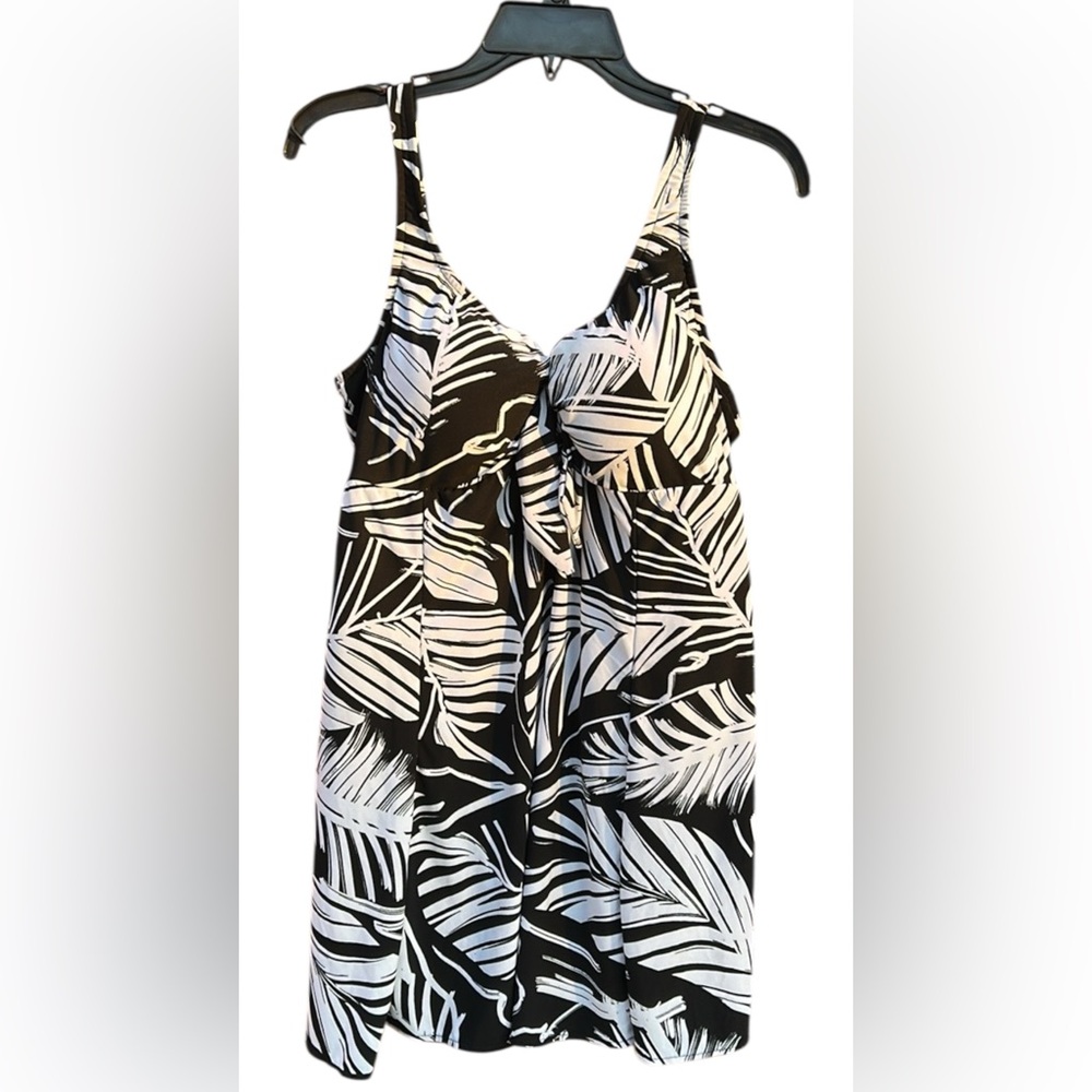 Bal Harbor Black and White Leaf Print Swim Dress sz 20